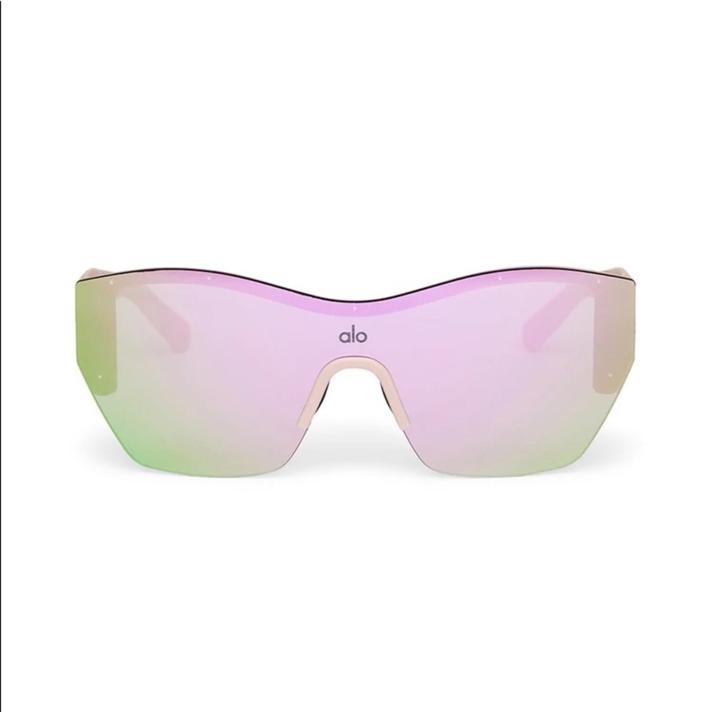 NWT Stunner Sunglasses